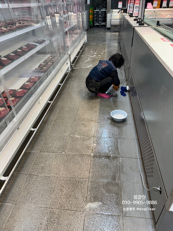 인천 서구 검단 청라 검암 식당 매장 바닥 묵은때 찌든때 작업방법은?